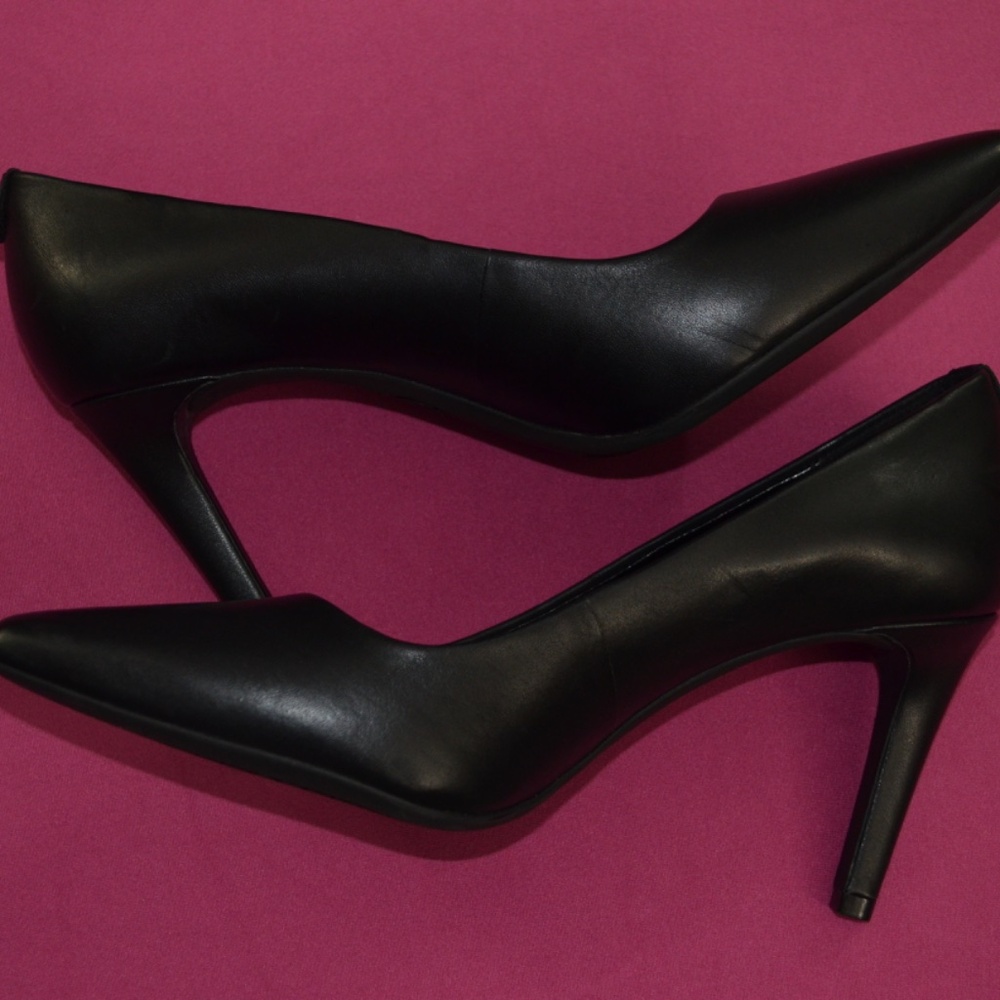 Michael Kors New Dorthy Flex Leather Pump - Picture 11 of 14